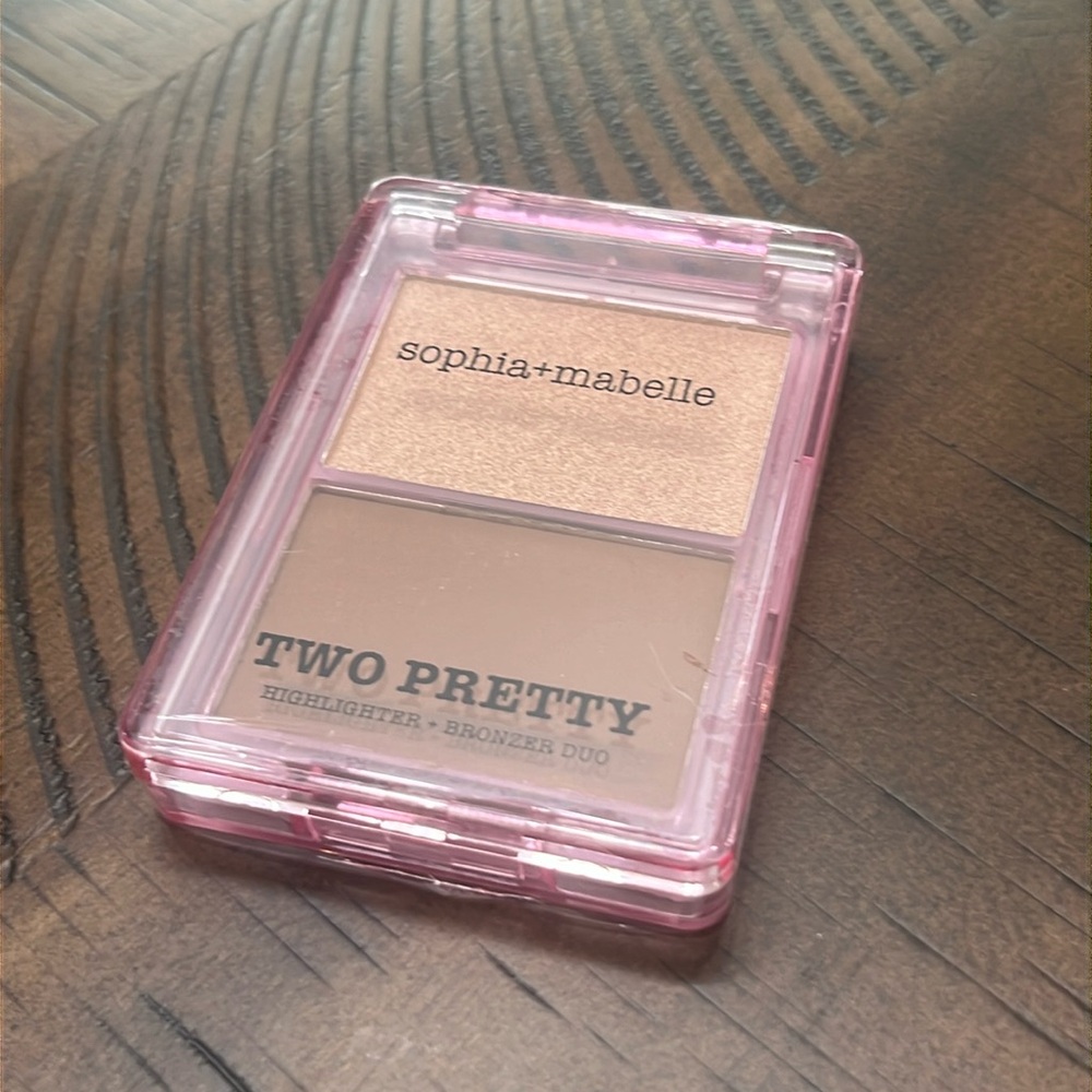 Two Pretty Palette BRONZER + HIGHLIGHTER: Sunlit Sand Volume II